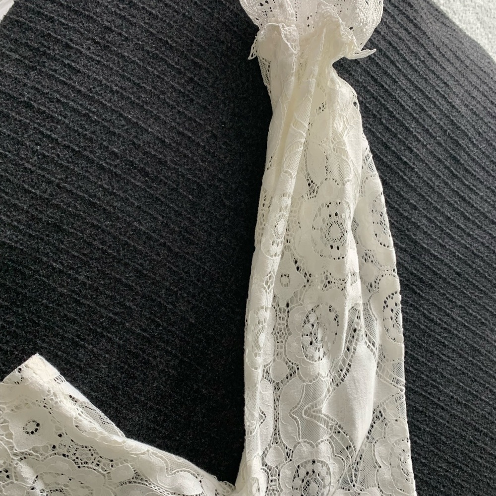 Lace top - Picture 3 of 4